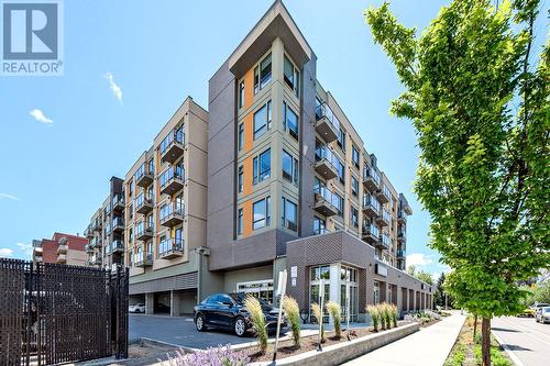 925 Leon Avenue Unit# 427 Lot# 58, Kelowna, BC - Outdoor With Facade