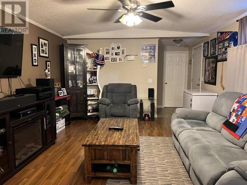 5514 Hepting Road, Prince George, BC - Indoor Photo Showing Living Room