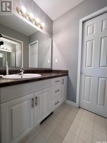 511 Palliser Drive, Swift Current, SK - Indoor Photo Showing Bathroom