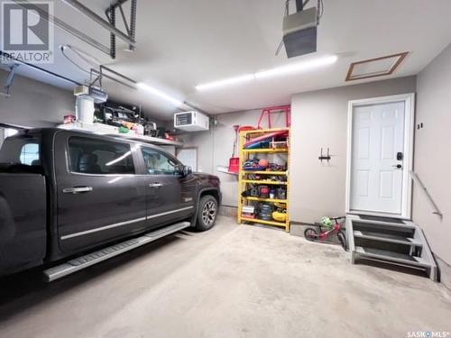 511 Palliser Drive, Swift Current, SK - Indoor Photo Showing Garage