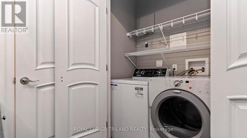 908 - 250 Pall Mall Street, London, ON - Indoor Photo Showing Laundry Room