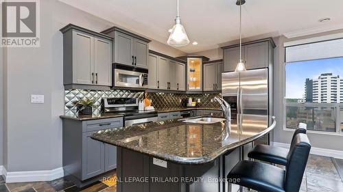 908 - 250 Pall Mall Street, London, ON - Indoor Photo Showing Kitchen With Stainless Steel Kitchen With Double Sink With Upgraded Kitchen