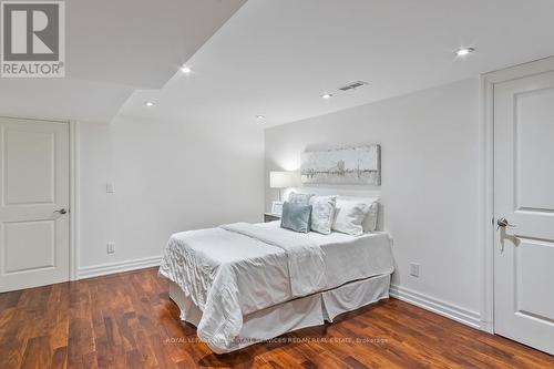 492 Country Club Crescent, Mississauga, ON - Indoor Photo Showing Bedroom