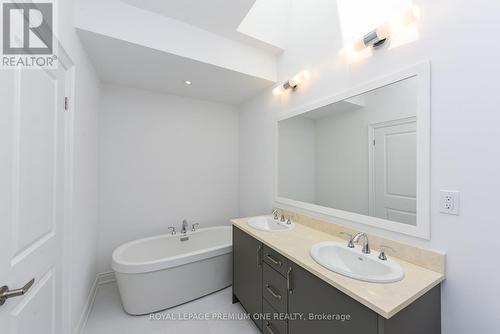 46 - 30 Lunar Crescent, Mississauga, ON - Indoor Photo Showing Bathroom