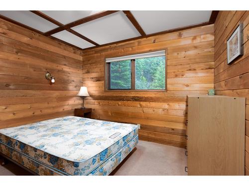 6541 Marvel Road, Wasa, BC - Indoor Photo Showing Bedroom