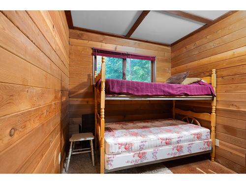 6541 Marvel Road, Wasa, BC - Indoor Photo Showing Bedroom