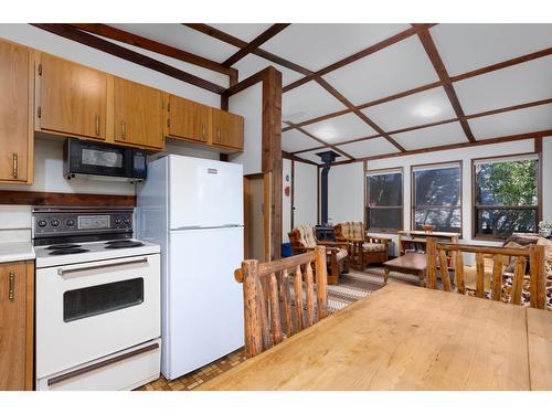 6541 Marvel Road, Wasa, BC - Indoor Photo Showing Kitchen