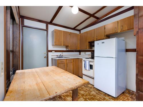 6541 Marvel Road, Wasa, BC - Indoor Photo Showing Kitchen