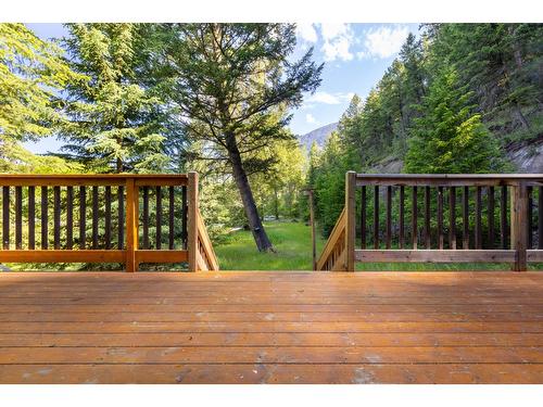 6541 Marvel Road, Wasa, BC - Outdoor