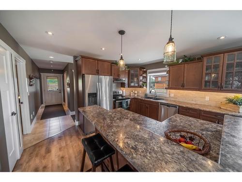 1617 Koocanusa Lake Drive, Lake Koocanusa, BC - Indoor Photo Showing Kitchen With Double Sink With Upgraded Kitchen