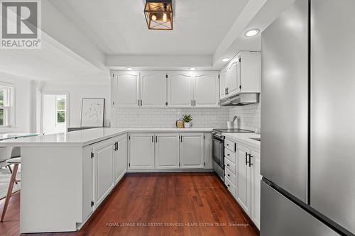 21 Lake Shore Drive, Toronto, ON - Indoor Photo Showing Kitchen With Upgraded Kitchen
