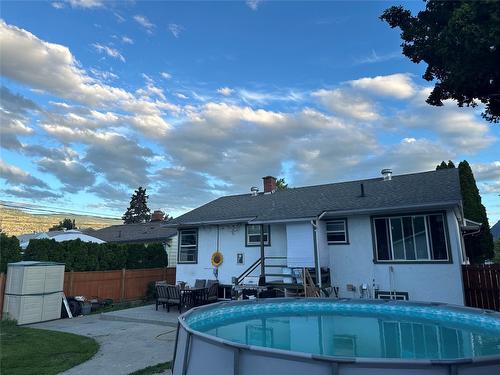 225 Windsor Avenue, Penticton, BC - Outdoor With Above Ground Pool