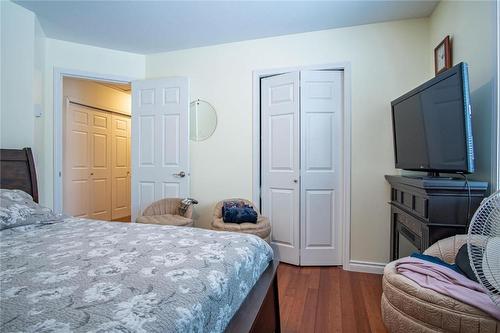 3755 Glover Avenue, Armstrong, BC - Indoor Photo Showing Bedroom