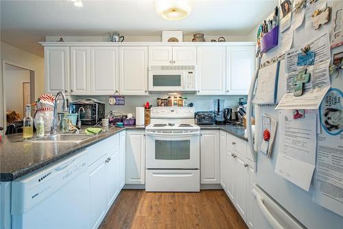 3755 Glover Avenue, Armstrong, BC - Indoor Photo Showing Kitchen With Double Sink