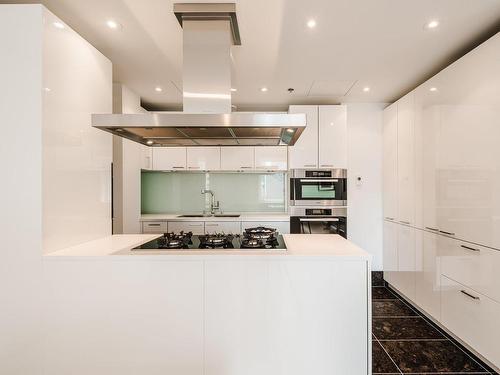 Cuisine - 760-1280 Rue Sherbrooke O., Montréal (Ville-Marie), QC - Indoor Photo Showing Kitchen With Upgraded Kitchen