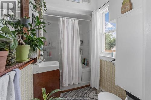 1157-59 Pierre Avenue, Windsor, ON - Indoor Photo Showing Bathroom