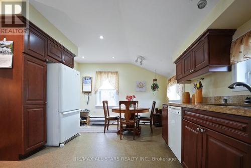 12 North Street, Kawartha Lakes, ON - Indoor Photo Showing Kitchen