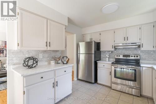 1368 Tudor Crescent, Peterborough, ON - Indoor Photo Showing Kitchen