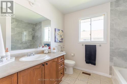 1368 Tudor Crescent, Peterborough, ON - Indoor Photo Showing Bathroom