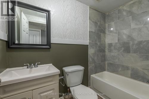 1368 Tudor Crescent, Peterborough, ON - Indoor Photo Showing Bathroom