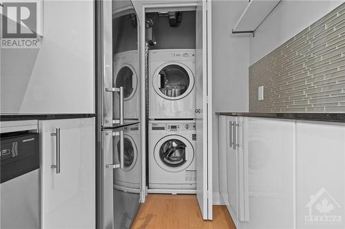 40 Nepean Street Unit#1401, Ottawa, ON - Indoor Photo Showing Laundry Room