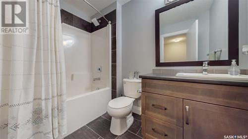 5403 Green Silverberry Drive E, Regina, SK - Indoor Photo Showing Bathroom