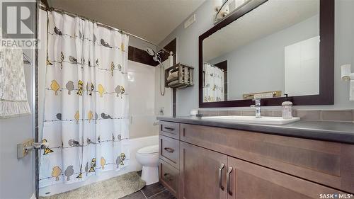 5403 Green Silverberry Drive E, Regina, SK - Indoor Photo Showing Bathroom