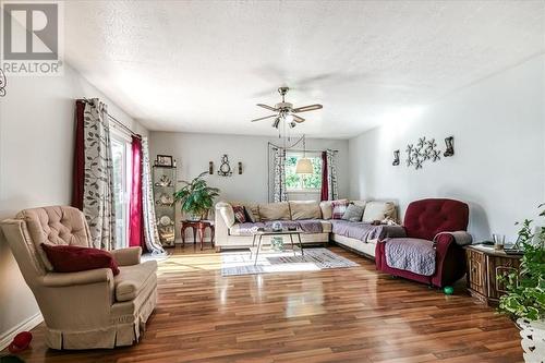 400 Adelaide Street, Espanola, ON - Indoor Photo Showing Living Room