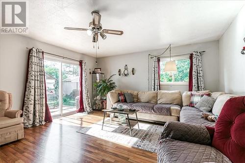 400 Adelaide Street, Espanola, ON - Indoor Photo Showing Living Room