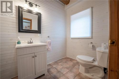 937 Indian Point Road, Evansville, ON - Indoor Photo Showing Bathroom