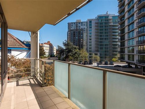 402-708 Burdett Ave, Victoria, BC - Outdoor With Balcony With Exterior