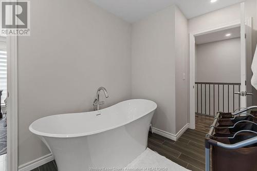 1155-57 Mcdougall, Windsor, ON - Indoor Photo Showing Bathroom