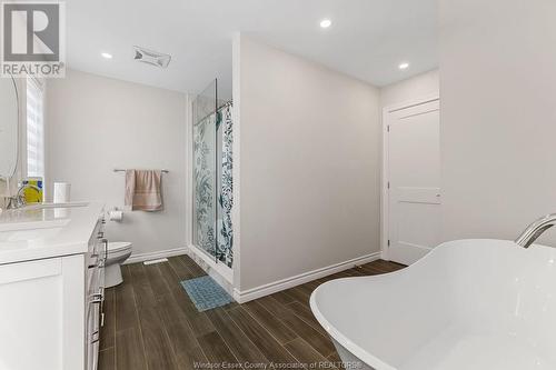 1155-57 Mcdougall, Windsor, ON - Indoor Photo Showing Bathroom