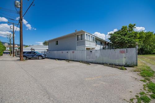 201-2806 35Th Street, Vernon, BC - Outdoor