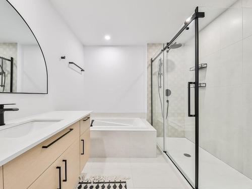 Bathroom - 234 Rue Laguerrier, Laval (Sainte-Rose), QC 