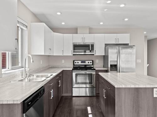 135-1850 Hugh Allan Drive, Kamloops, BC - Indoor Photo Showing Kitchen With Double Sink With Upgraded Kitchen