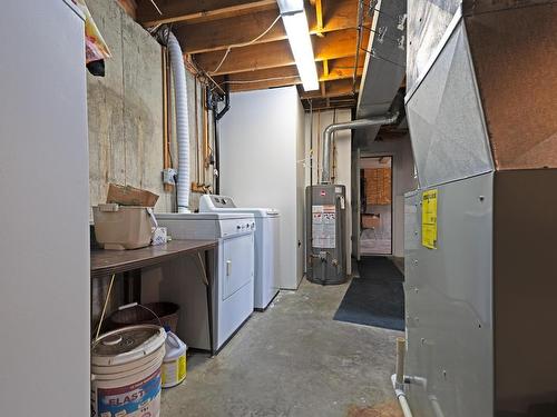 217 Pyper Way, Kamloops, BC - Indoor Photo Showing Laundry Room