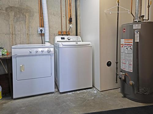 217 Pyper Way, Kamloops, BC - Indoor Photo Showing Laundry Room