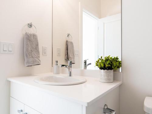 114-8960 Dallas Drive, Kamloops, BC - Indoor Photo Showing Bathroom