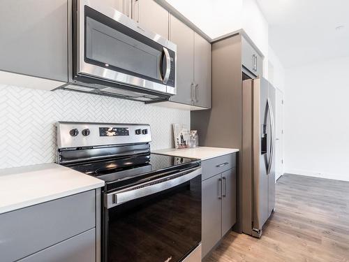 114-8960 Dallas Drive, Kamloops, BC - Indoor Photo Showing Kitchen With Stainless Steel Kitchen