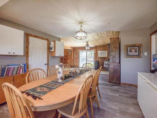 2141 Schamps Road, Kamloops, BC - Indoor Photo Showing Dining Room