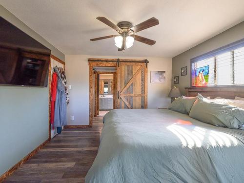 2141 Schamps Road, Kamloops, BC - Indoor Photo Showing Bedroom