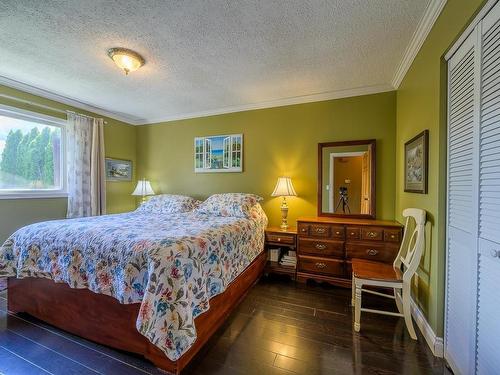 232 Cypress Ave, Kamloops, BC - Indoor Photo Showing Bedroom