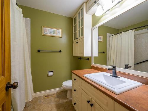 232 Cypress Ave, Kamloops, BC - Indoor Photo Showing Bathroom