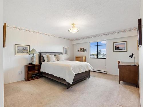 406-1041 Rockland Ave, Victoria, BC - Indoor Photo Showing Bedroom