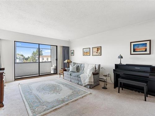 406-1041 Rockland Ave, Victoria, BC - Indoor Photo Showing Living Room