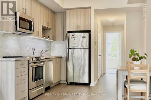 201 - 1120 Briar Hill Avenue, Toronto, ON - Indoor Photo Showing Kitchen With Upgraded Kitchen