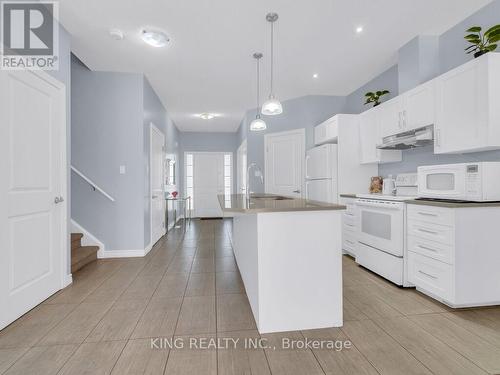 40 - 2910 Tokala Trail, London, ON - Indoor Photo Showing Kitchen