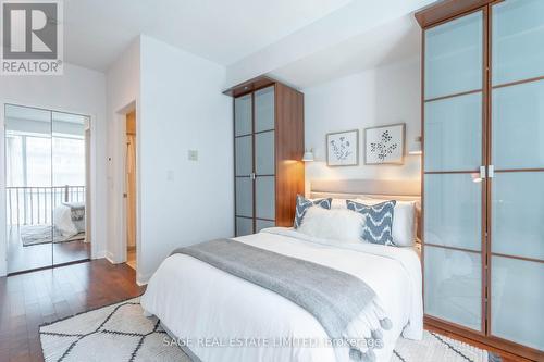 832 - 600 Fleet Street, Toronto, ON - Indoor Photo Showing Bedroom