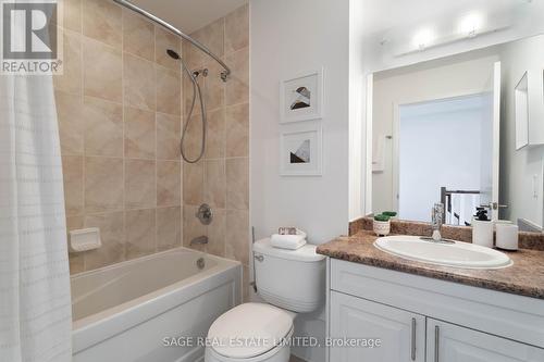 832 - 600 Fleet Street, Toronto, ON - Indoor Photo Showing Bathroom